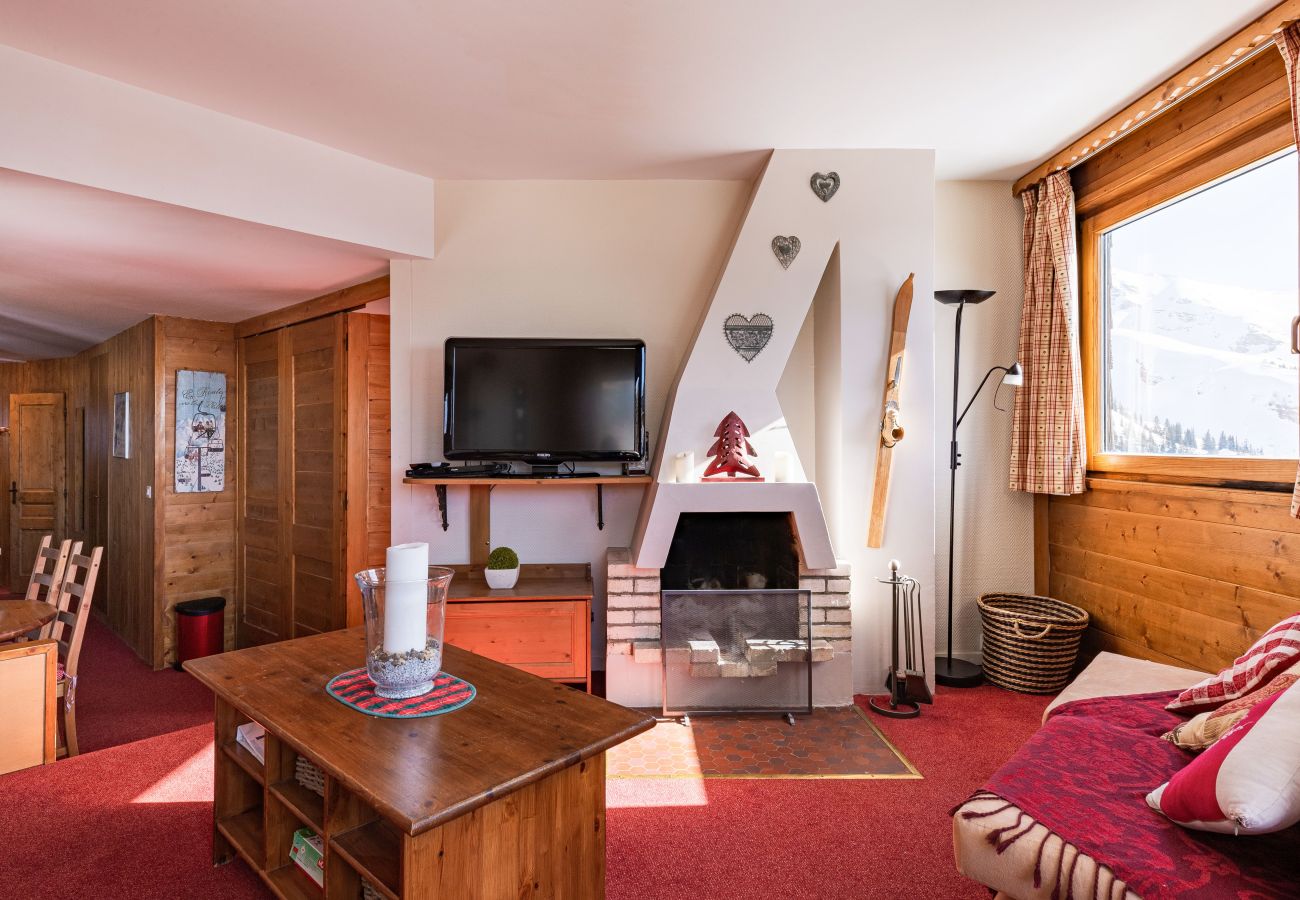 Stay in our spacious 4 star ski apartment, just 200m from the centre of Avoriaz,  ski hire & restaurants