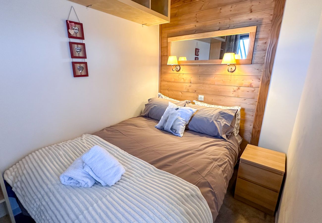 Apartment in Avoriaz - Dahu -   Stylish central ski apartment by Avoriazchalets