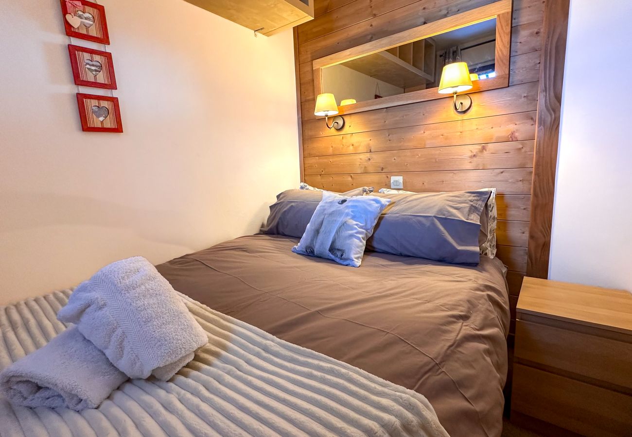 Apartment in Avoriaz - Dahu -   Stylish central ski apartment by Avoriazchalets