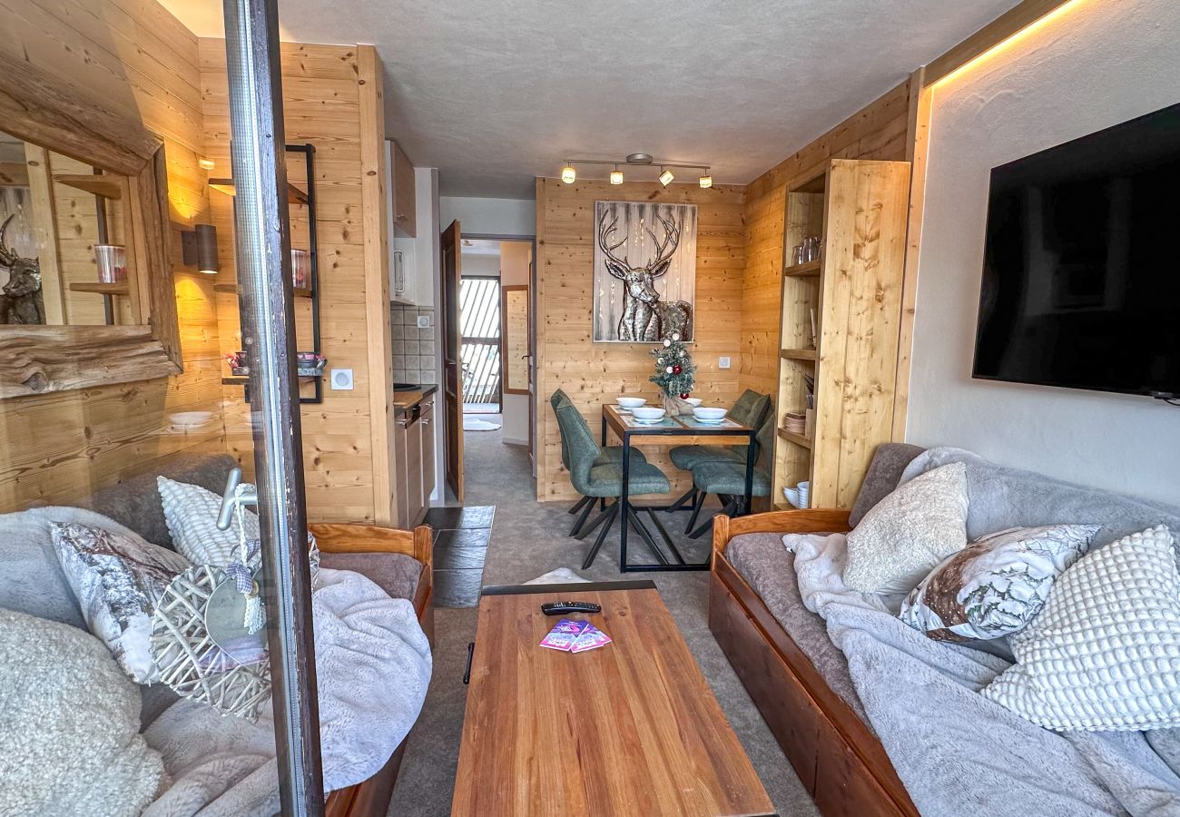Apartment in Avoriaz - Dahu -   Stylish central ski apartment by Avoriazchalets