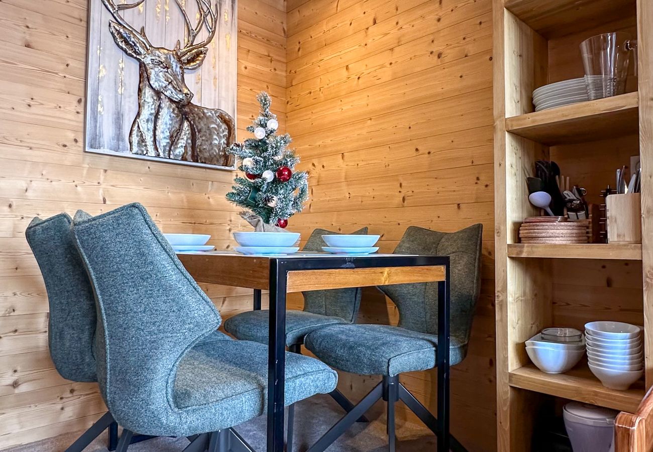 Apartment in Avoriaz - Dahu -   Stylish central ski apartment by Avoriazchalets