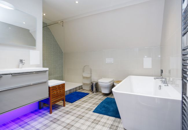 Apartment in Edinburgh - Fabulous 5 double Bedroom apartment Edinburgh Old Town