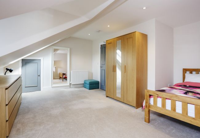 Apartment in Edinburgh - Fabulous 5 double Bedroom apartment Edinburgh Old Town