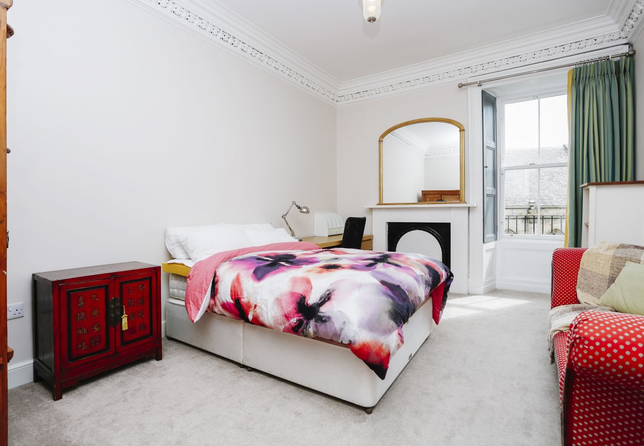 Apartment in Edinburgh - Fabulous 5 double Bedroom apartment Edinburgh Old Town by Avoriazchalets